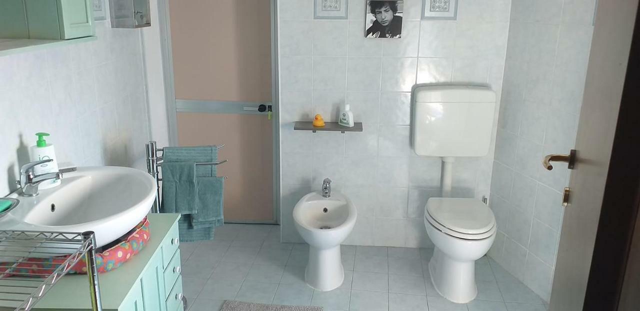 ボローニャZimmy'S Houseアパートメント エクステリア 写真